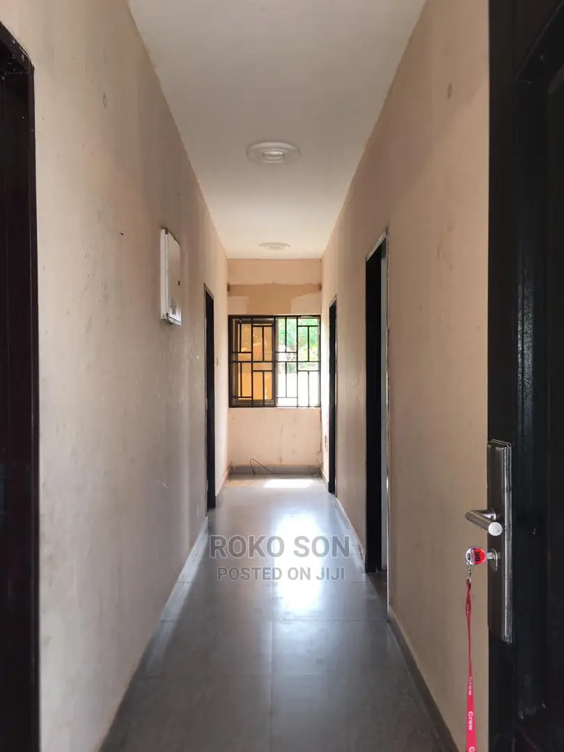 2bdrm Apartment in Dr Roko, Ablekuma for rent