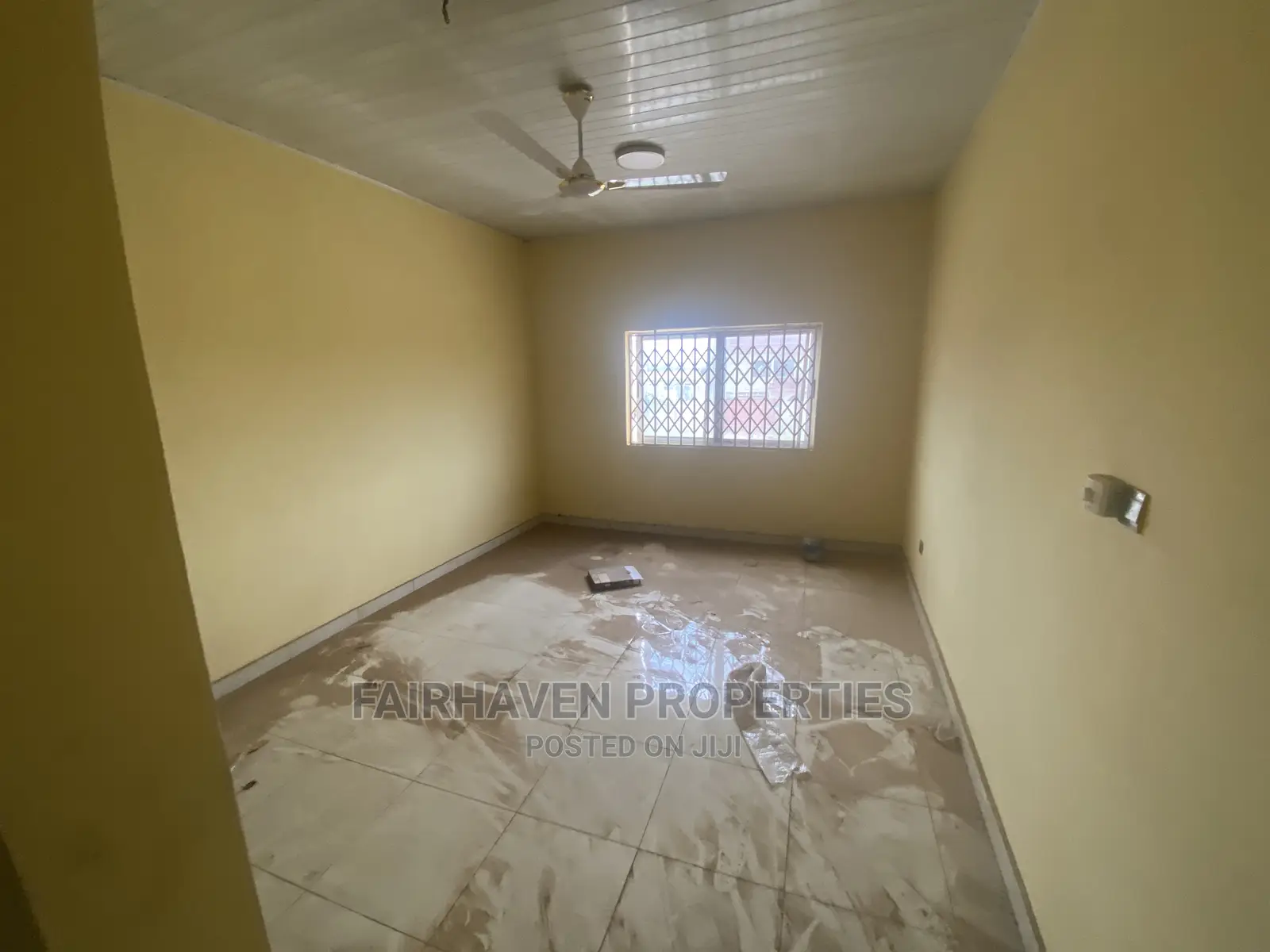 8bdrm House in Community 19, Accra Metropolitan for Rent