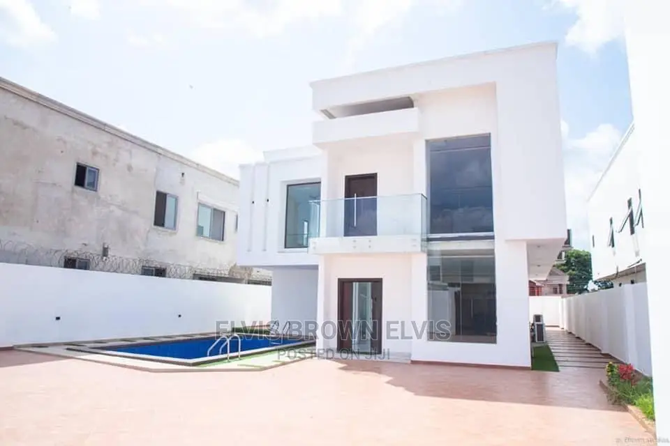 4bdrm Mansion in Living Large, East Legon for Sale