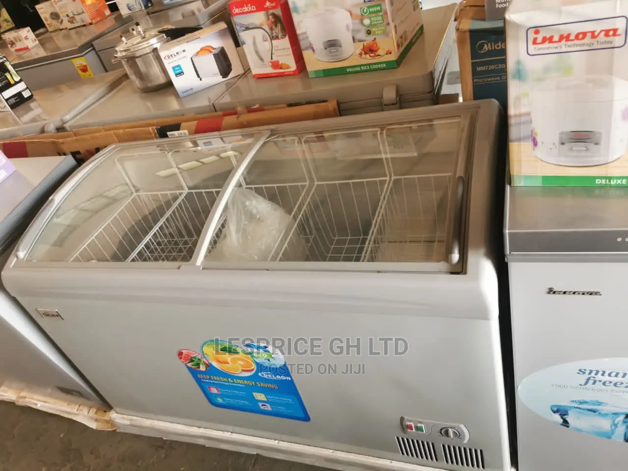Presentable Delron Ice Cream Freezer 318L
