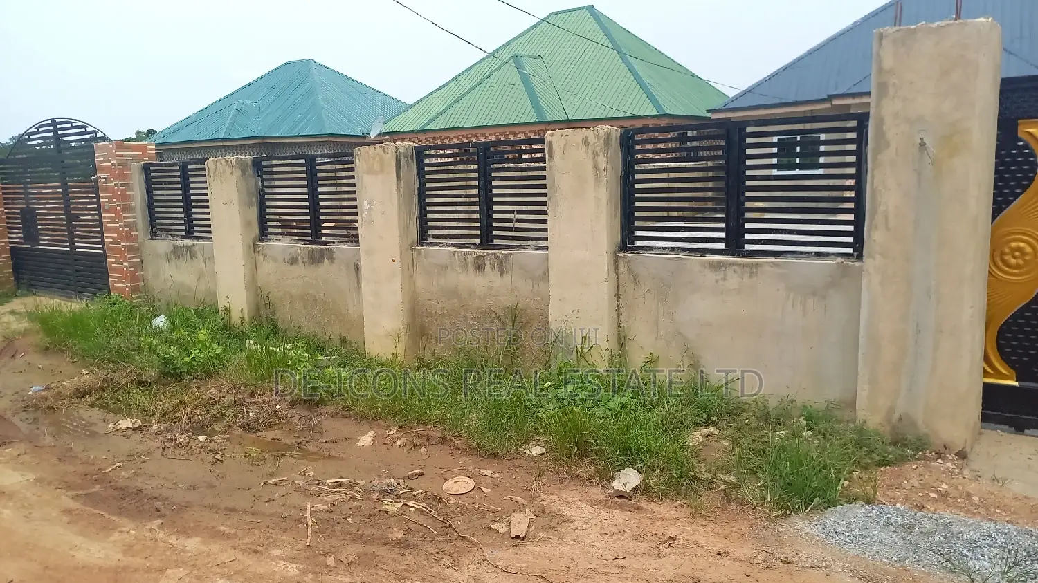 3bdrm House in De-Icons Real Estate, Awutu Senya East Municipal