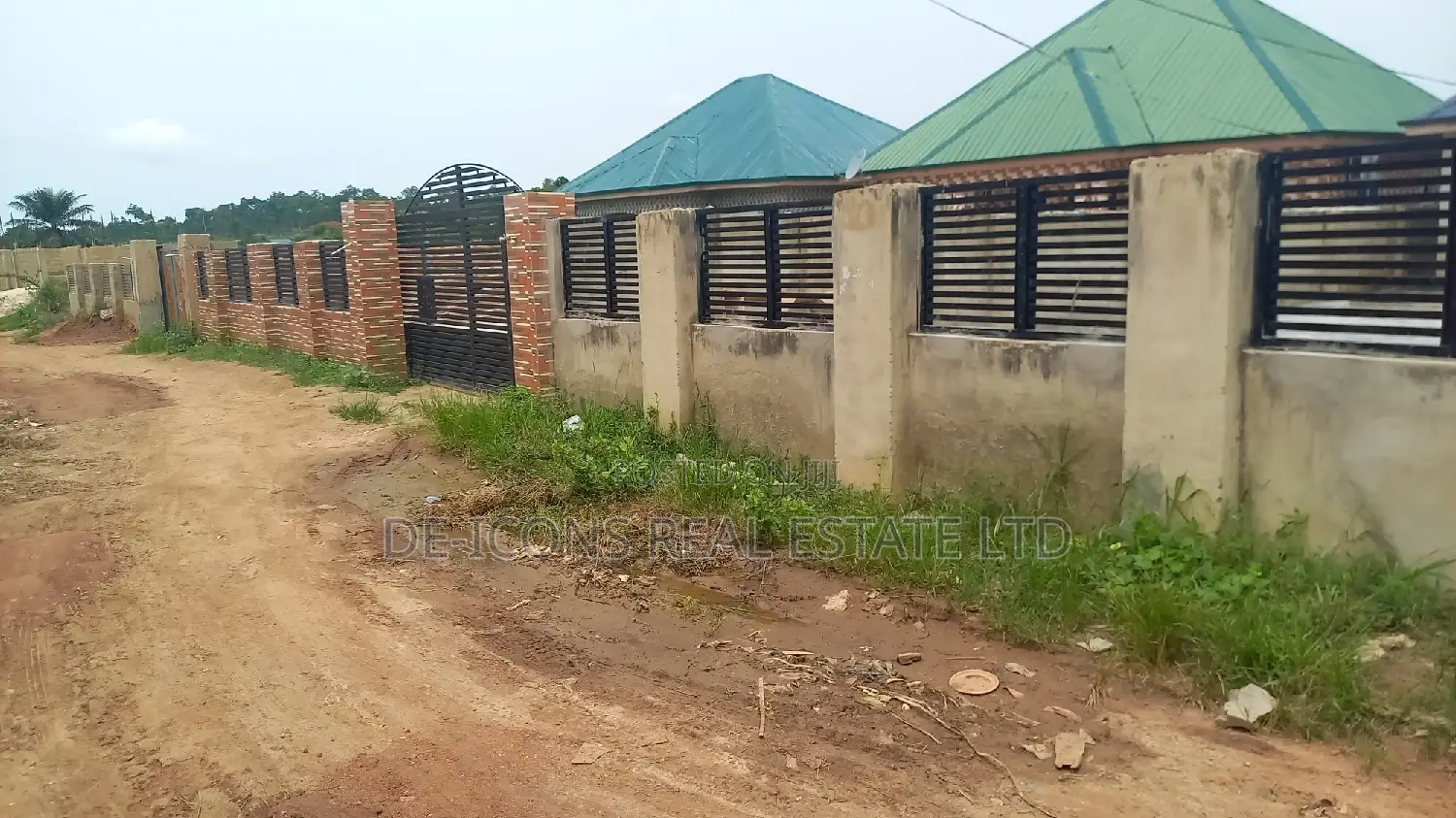 3bdrm House in De-Icons Real Estate, Awutu Senya East Municipal