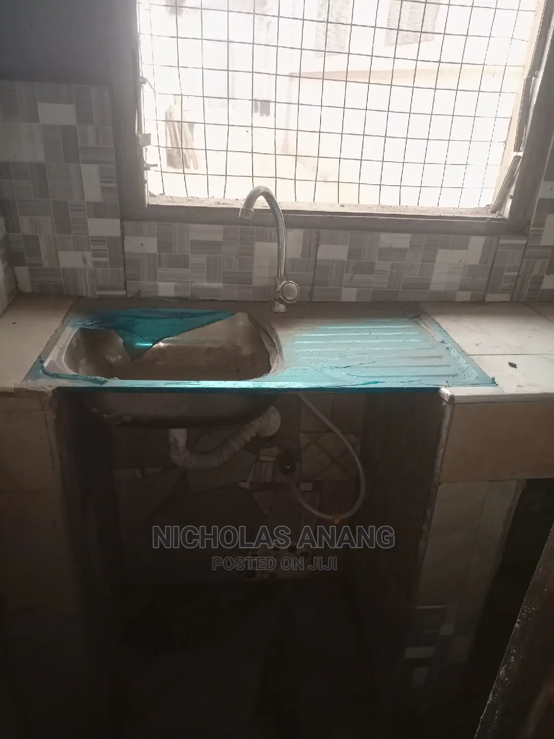 1bdrm Room & Parlour in Dorns Properties, New Town for rent