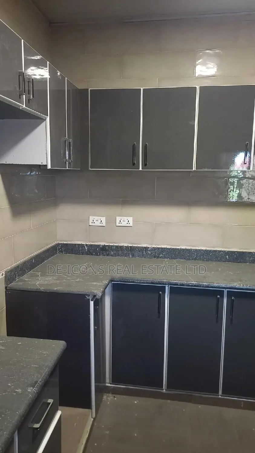 2bdrm Duplex in De-Icons Real Estate, Awutu Senya East Municipal