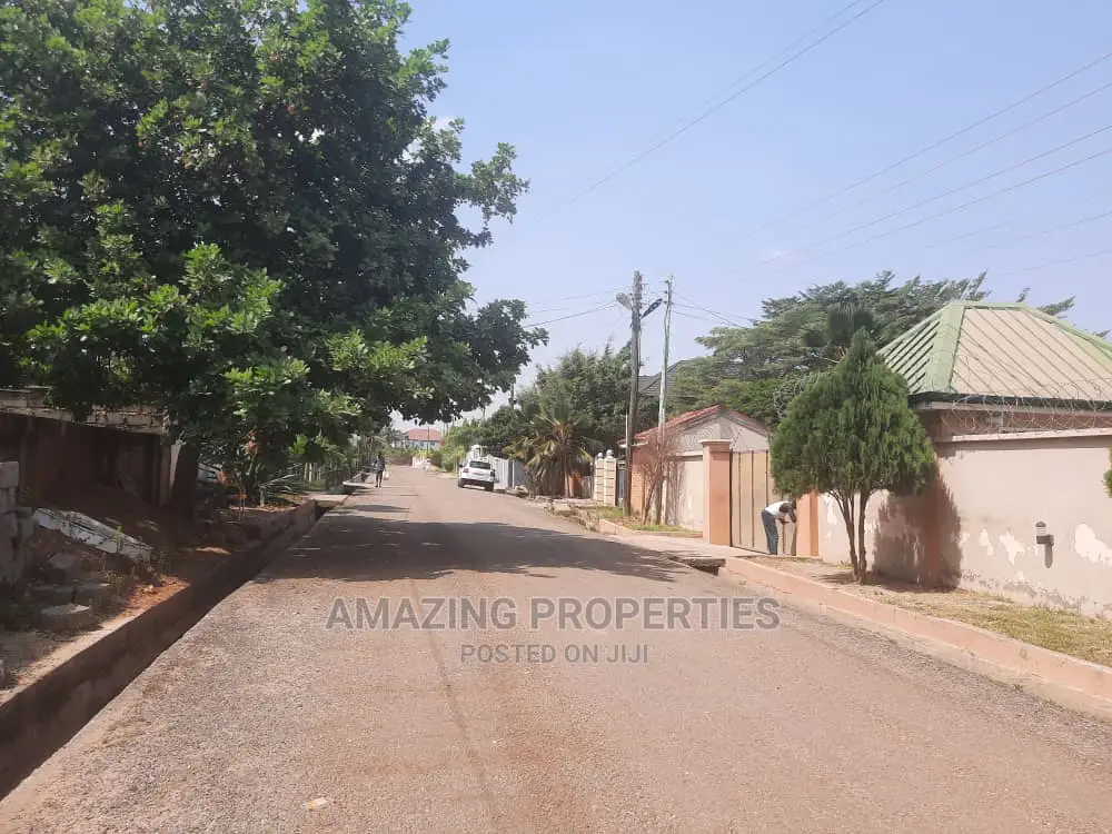 2 Plots on Main Adjiringanor Road. 80x 200feet