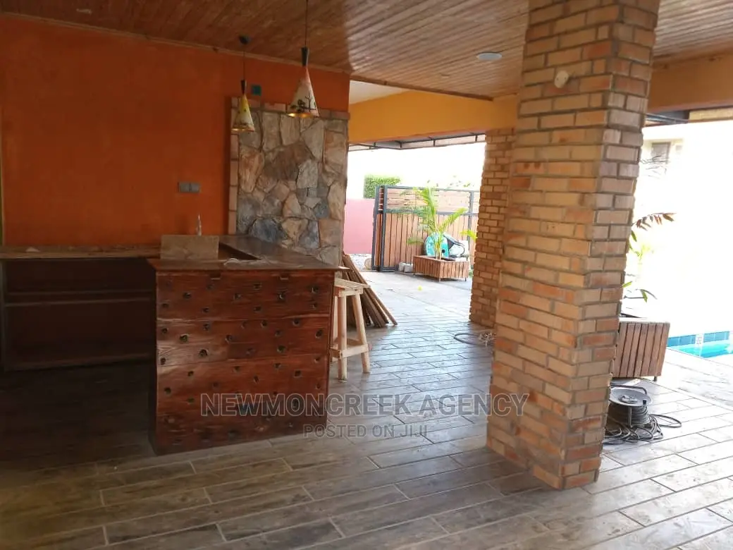 Furnished 10bdrm Apartment in Ashongman, Accra Metropolitan for sale