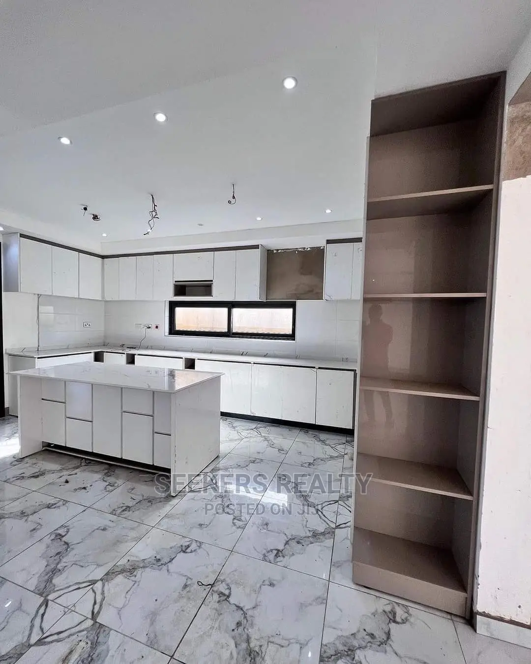 4bdrm House in Seekers Realty, East Legon for Sale