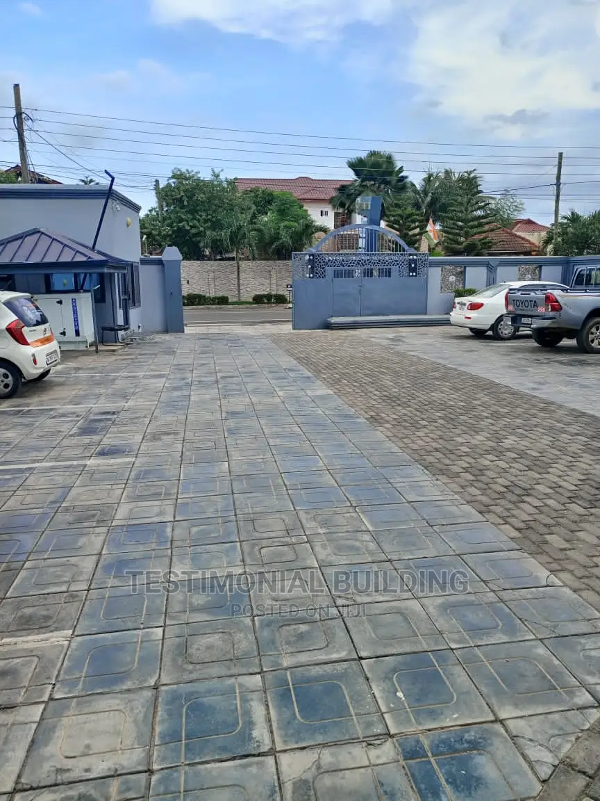 10bdrm Block of Flats in Testimonial Building, Haatso for Sale