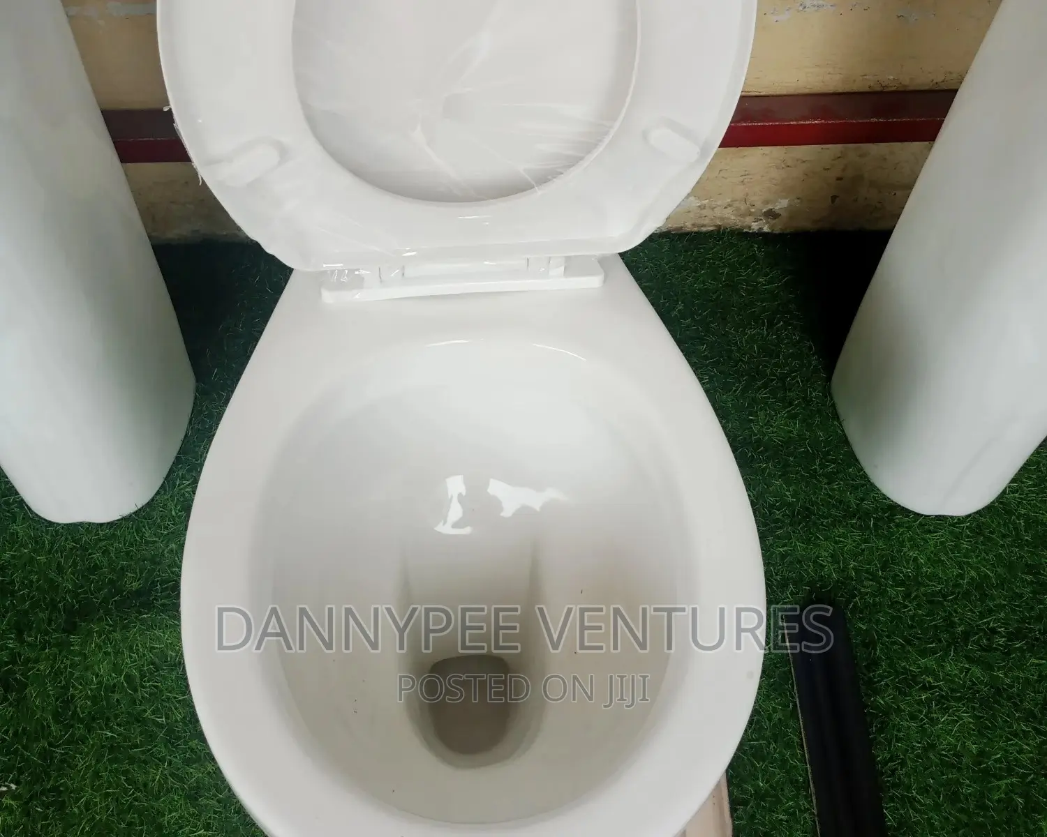 Wc Washhand Basin and Sinks