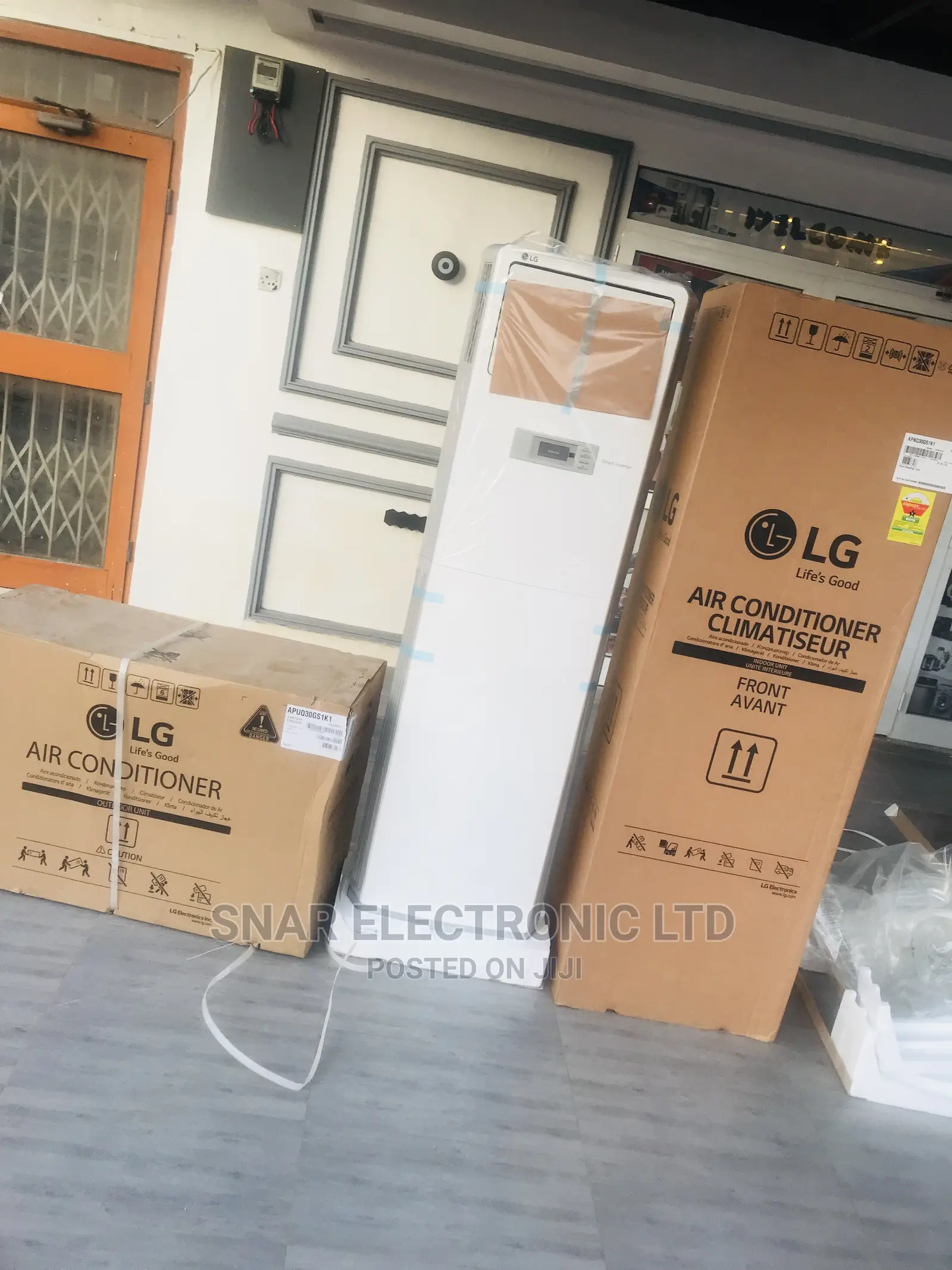 Cute LG 3.0HP Floor Standing Inverter Air Conditioner