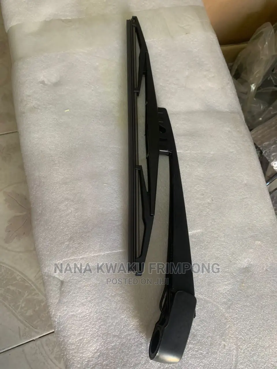 Universal Back Wiper 10 to 12 Nut Available for All Car's