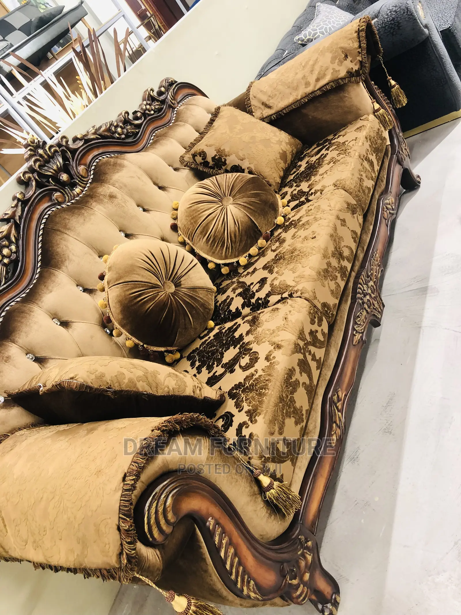 Royal Sofa Set