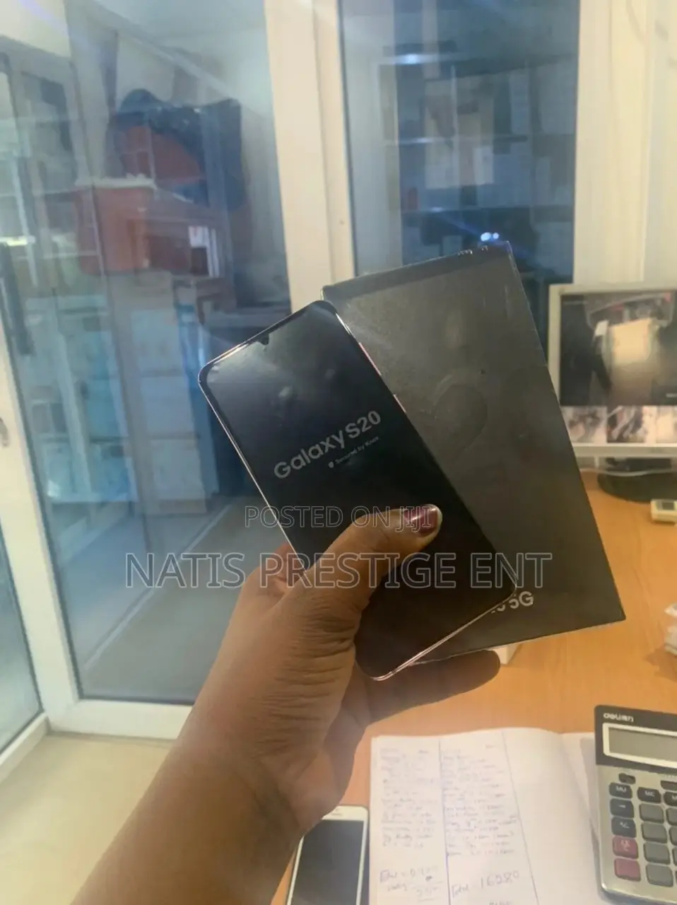 New Samsung Galaxy S20 128 GB Black