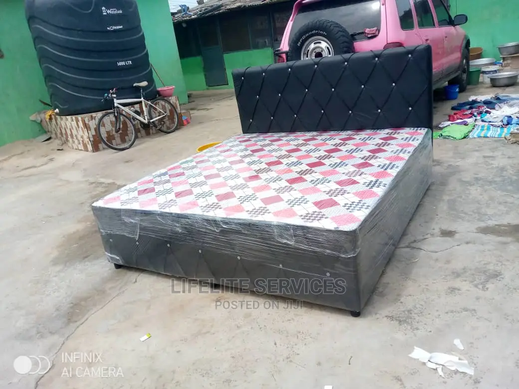 Bed Mattress Inbuit Queen Size