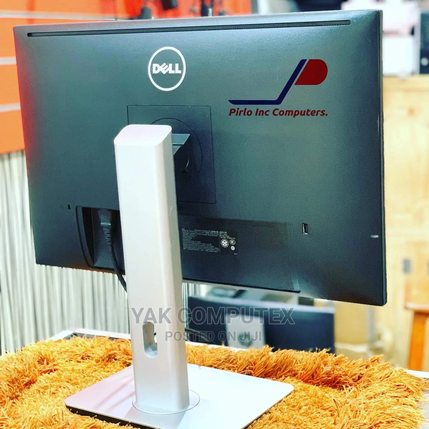 Dell 24 Inch Edgless Ips