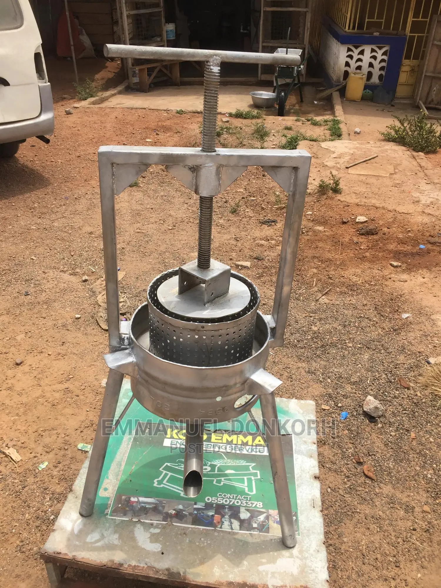 Squeezing Machine