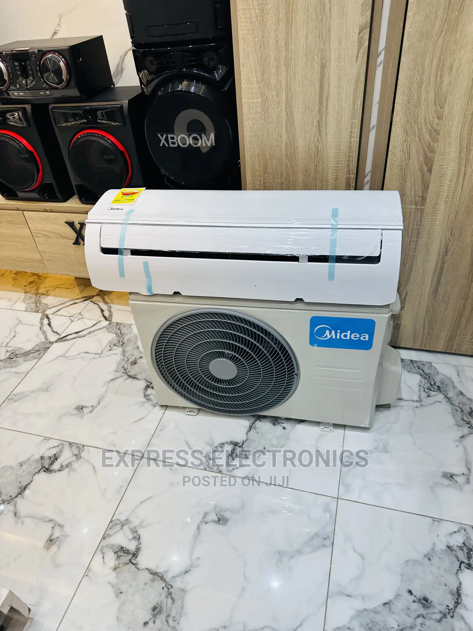 Washable Filter Panel Inverter Split Midea 2.5hp AC