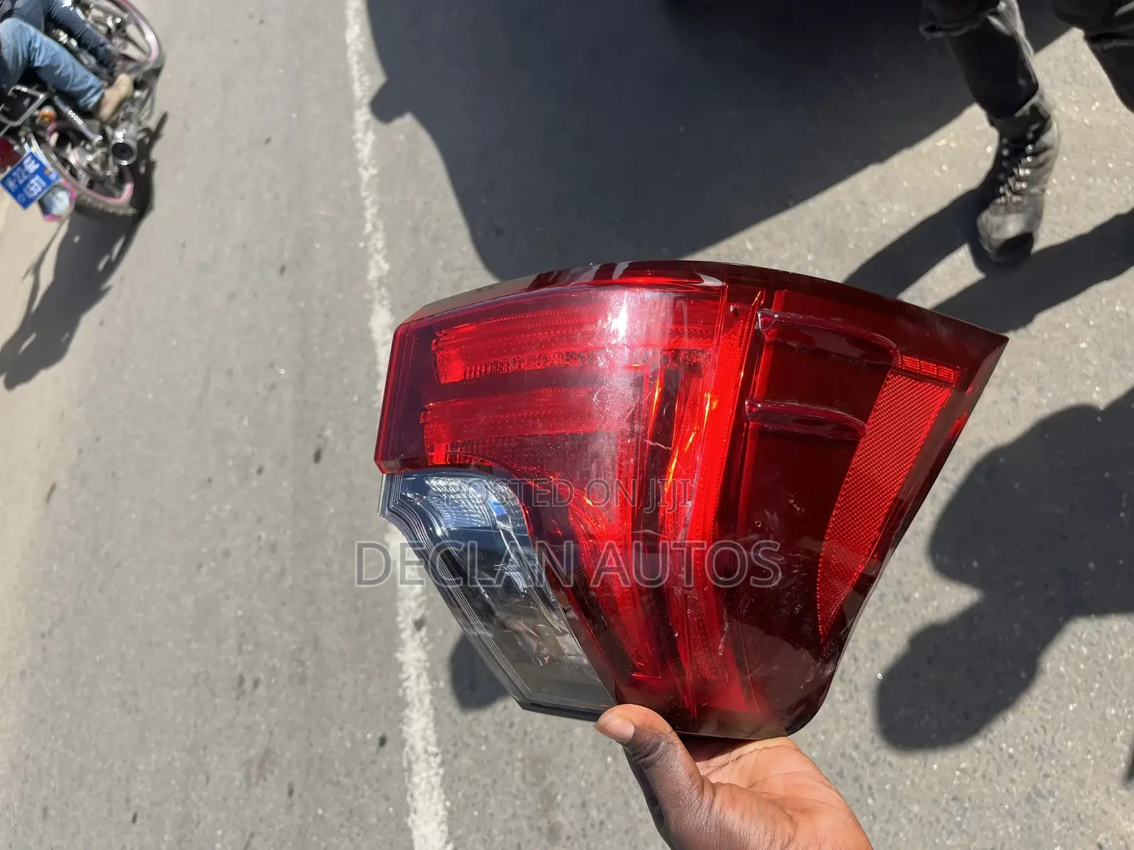 Lexus LX 570 Taillights
