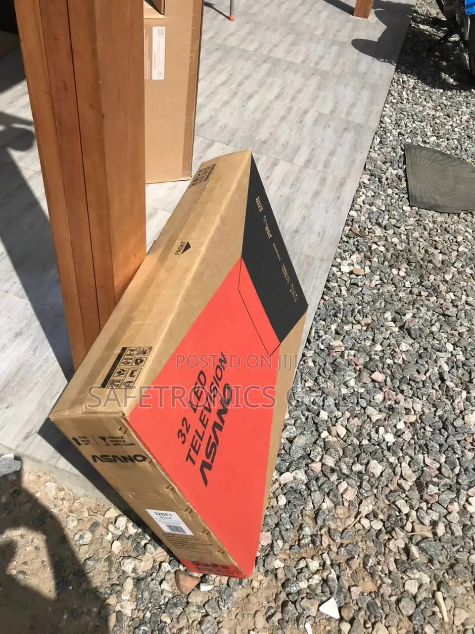 Durable Asano 43” Smart Digital Satellite HD TV