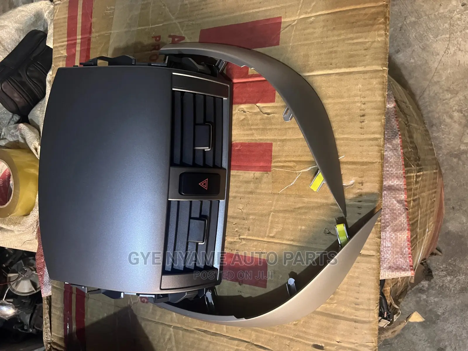 Toyota Corolla 2009_2012 Air Condition Vent( Console)