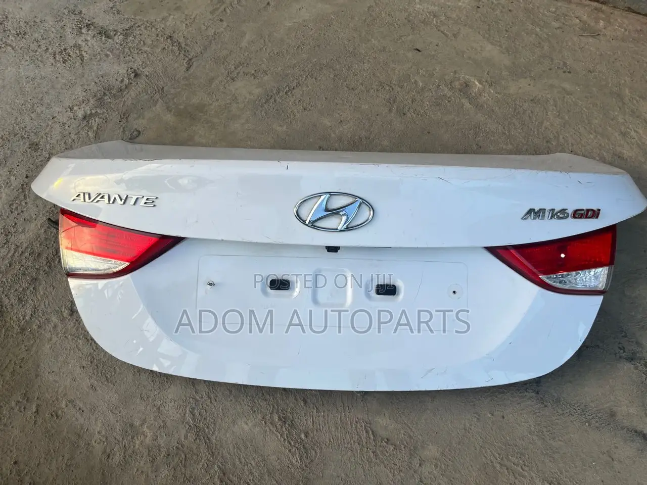 Hyundai Avante 2013 Trunk