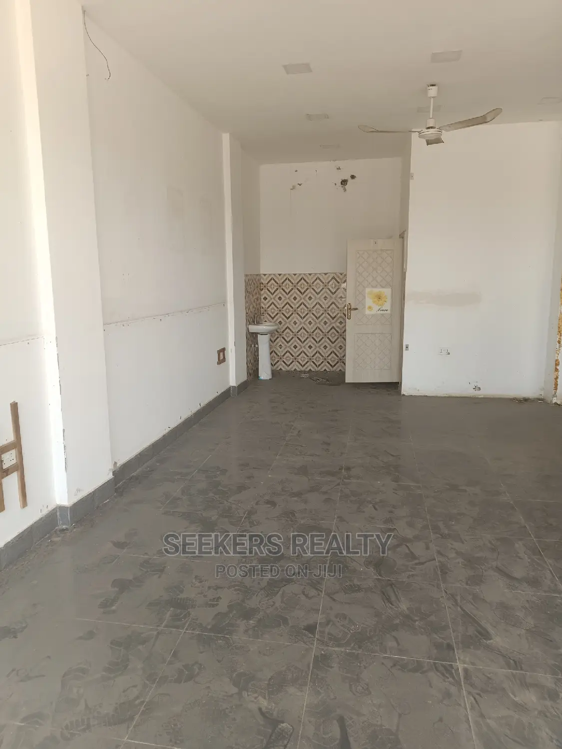 Shop for Rent at Osu .