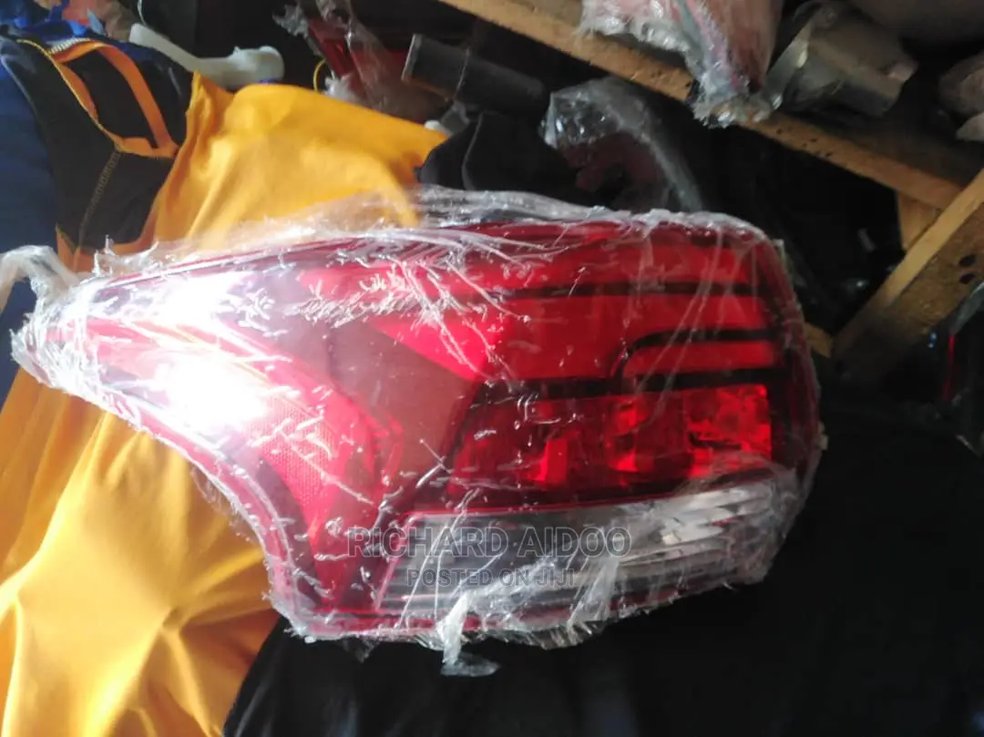 Mistubishi Outlander 2018 Taillight Available