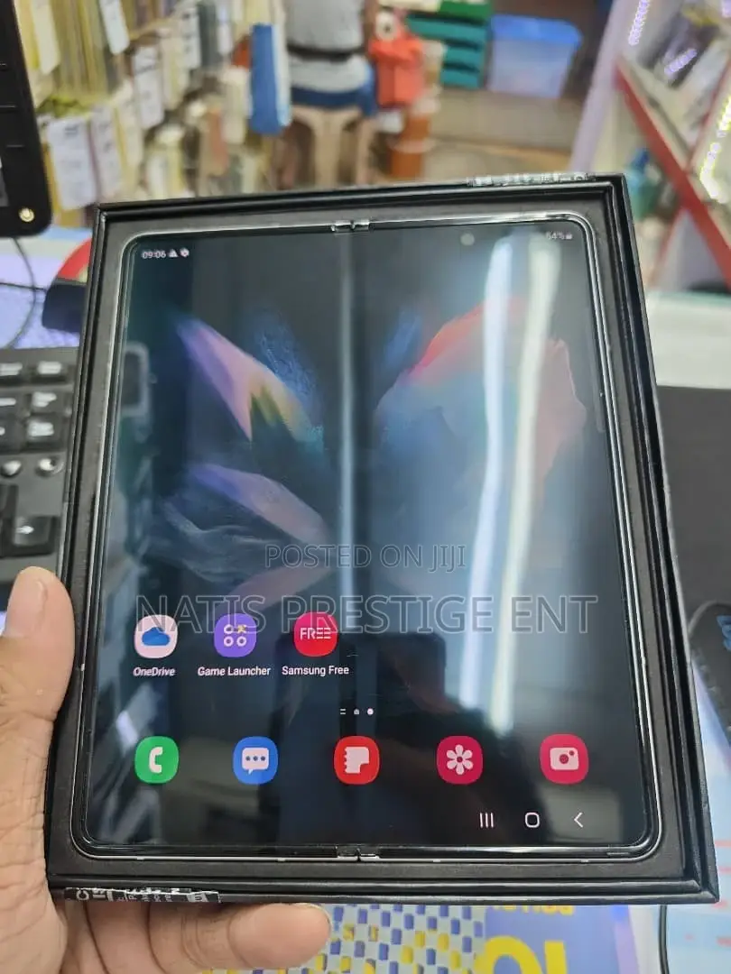 New Samsung Galaxy Z Fold 2 256 GB Black
