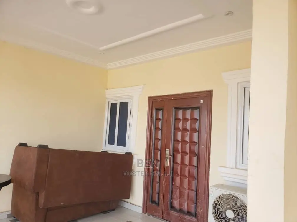 2bdrm Apartment in School Junction- For Rent