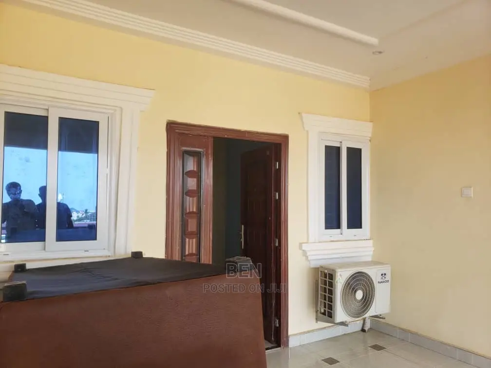 2bdrm Apartment in School Junction- For Rent
