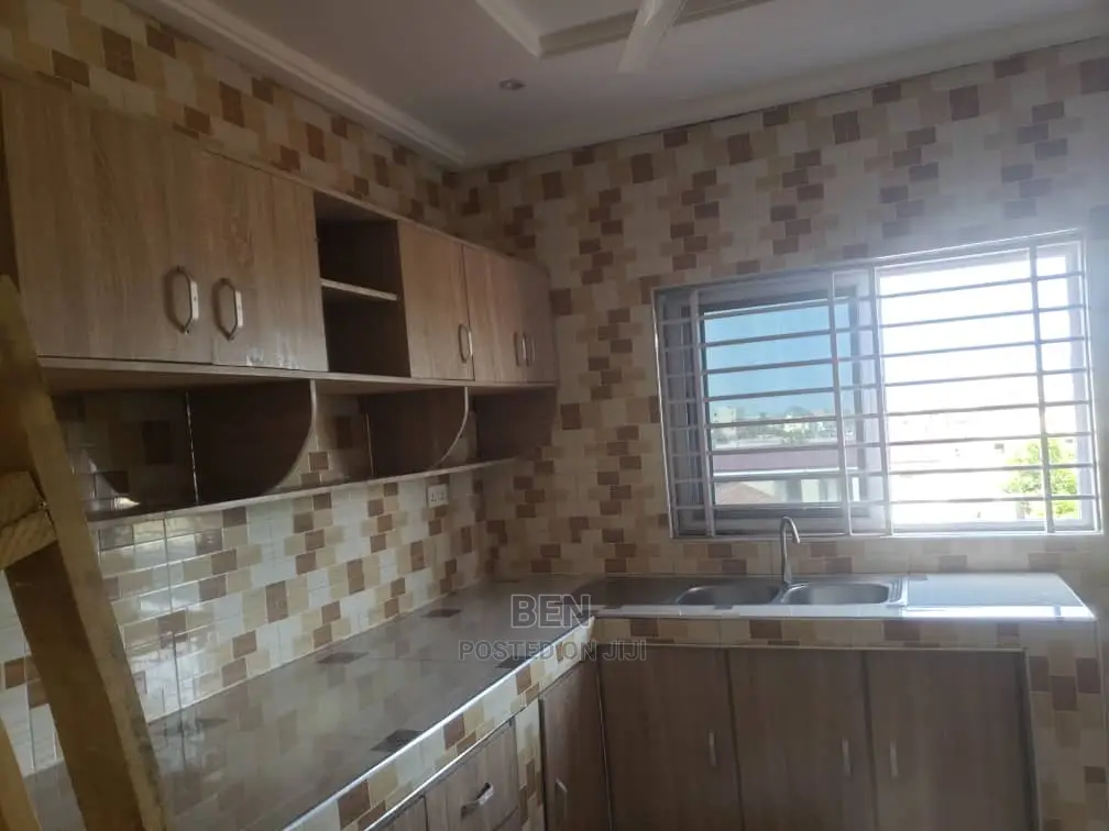 2bdrm Apartment in School Junction- For Rent