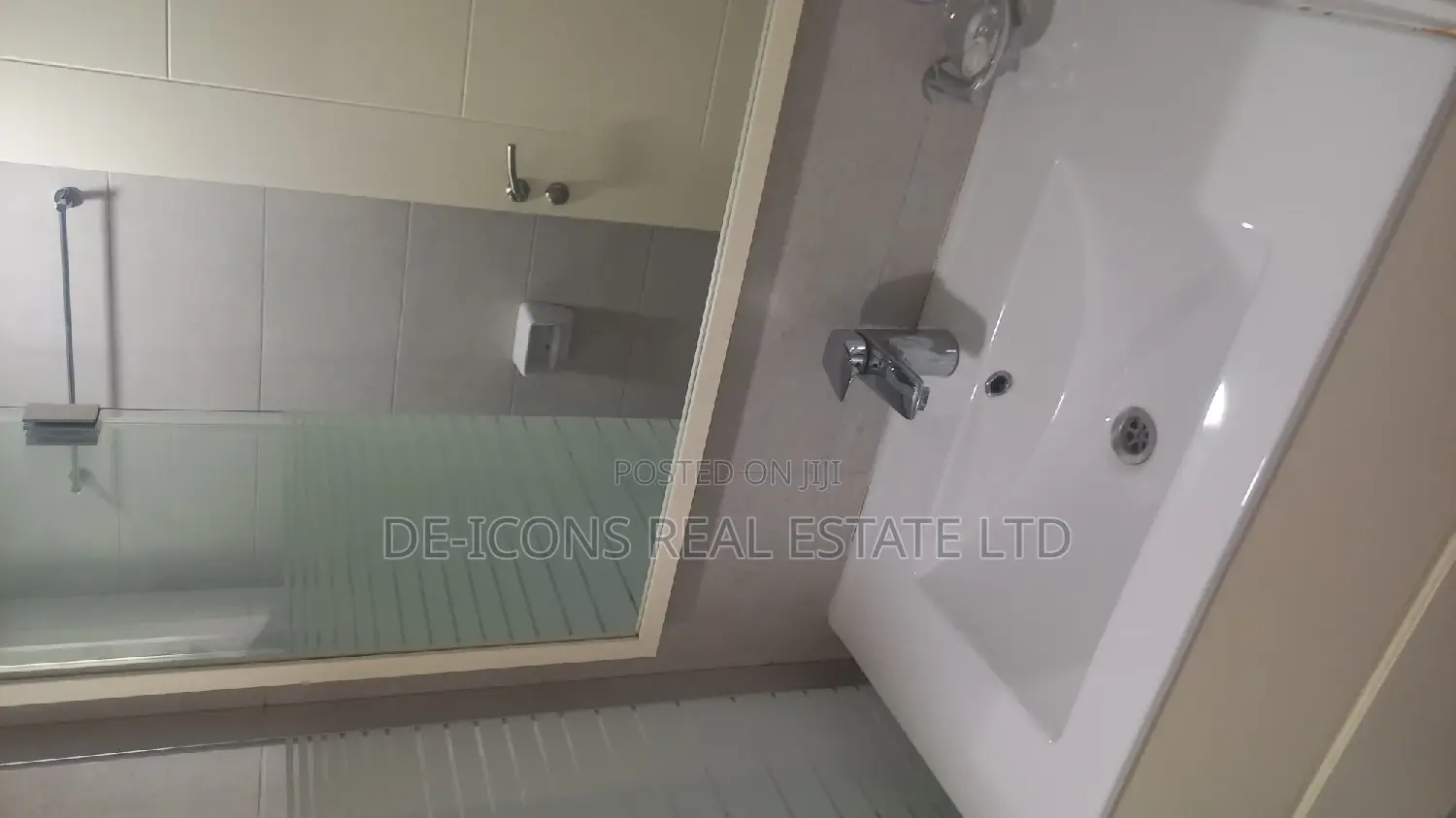 2bdrm Duplex in De-Icons Real Estate, Ga South Municipal for Sale