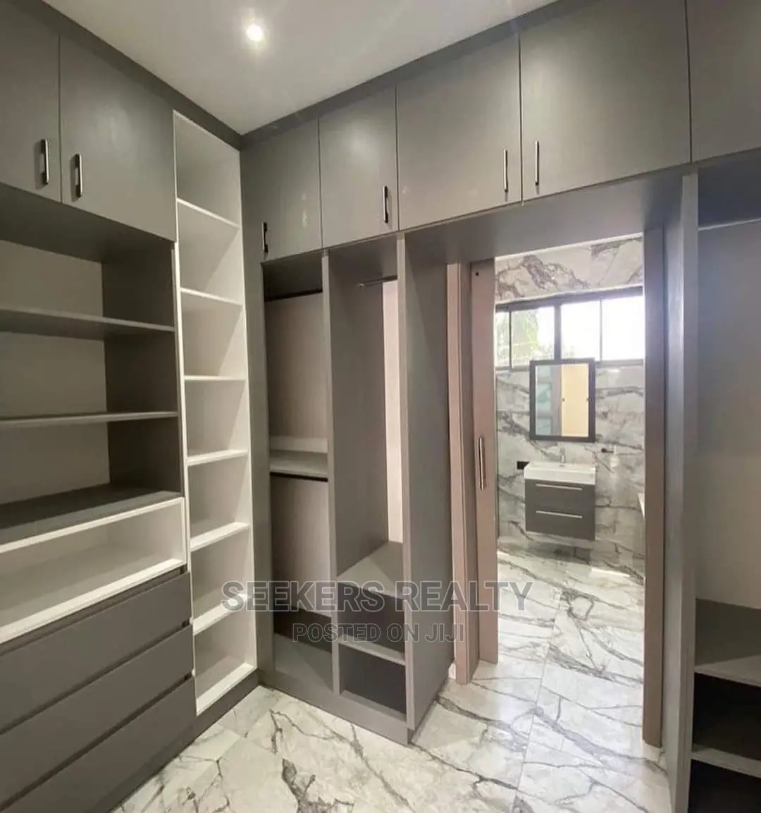 4bdrm House in Seekers Realty, Greater Accra for sale