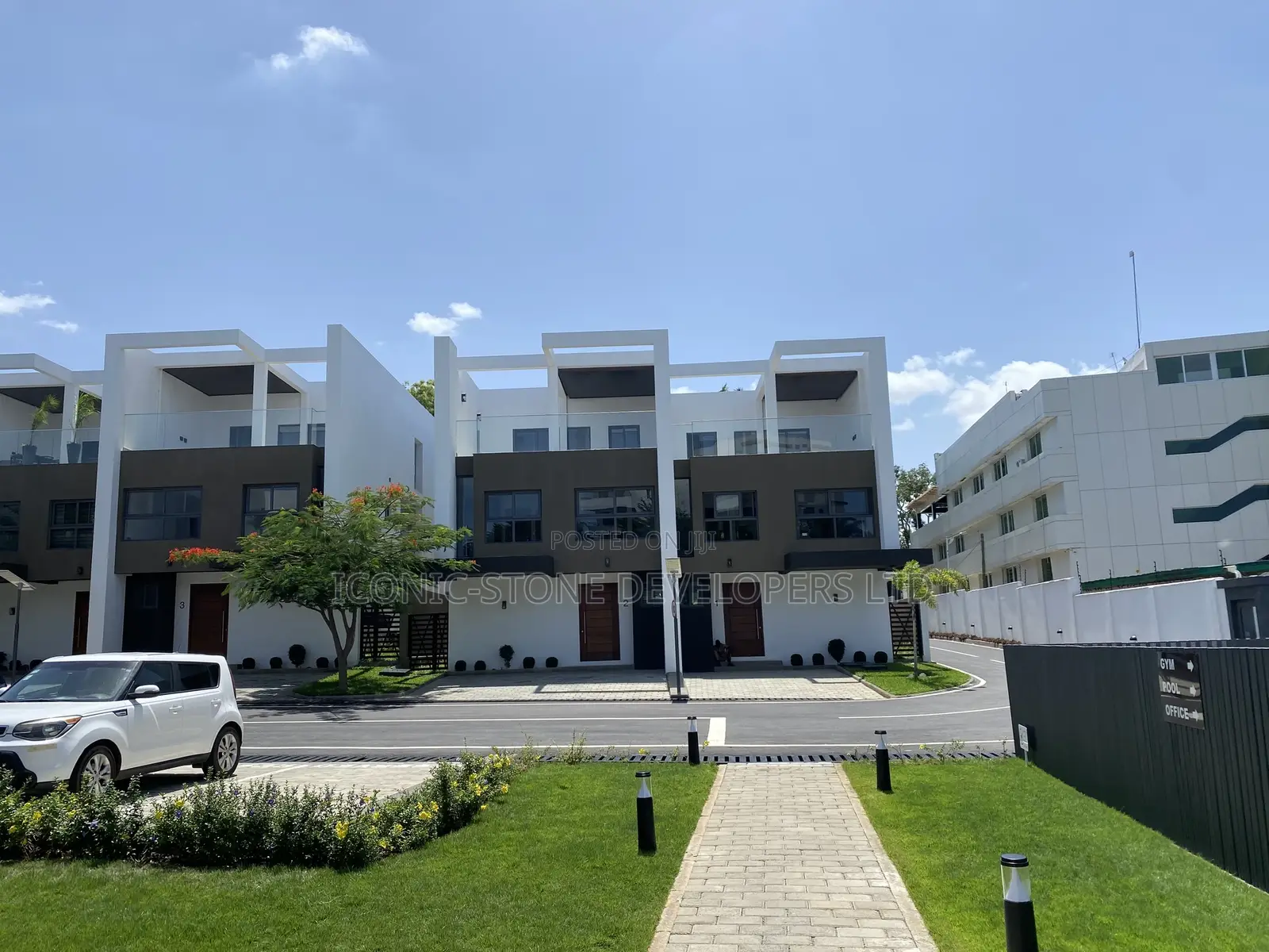 4bdrm Townhouse / Terrace in Cantonments for rent