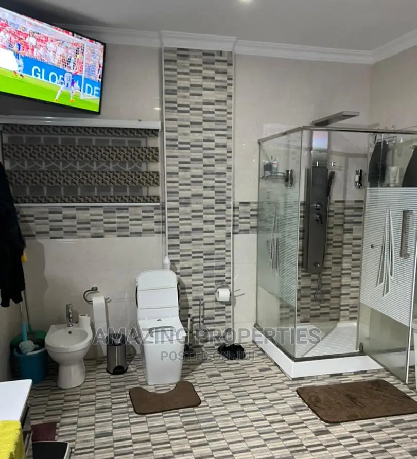 Furnished 7bdrm House in East Legon for sale