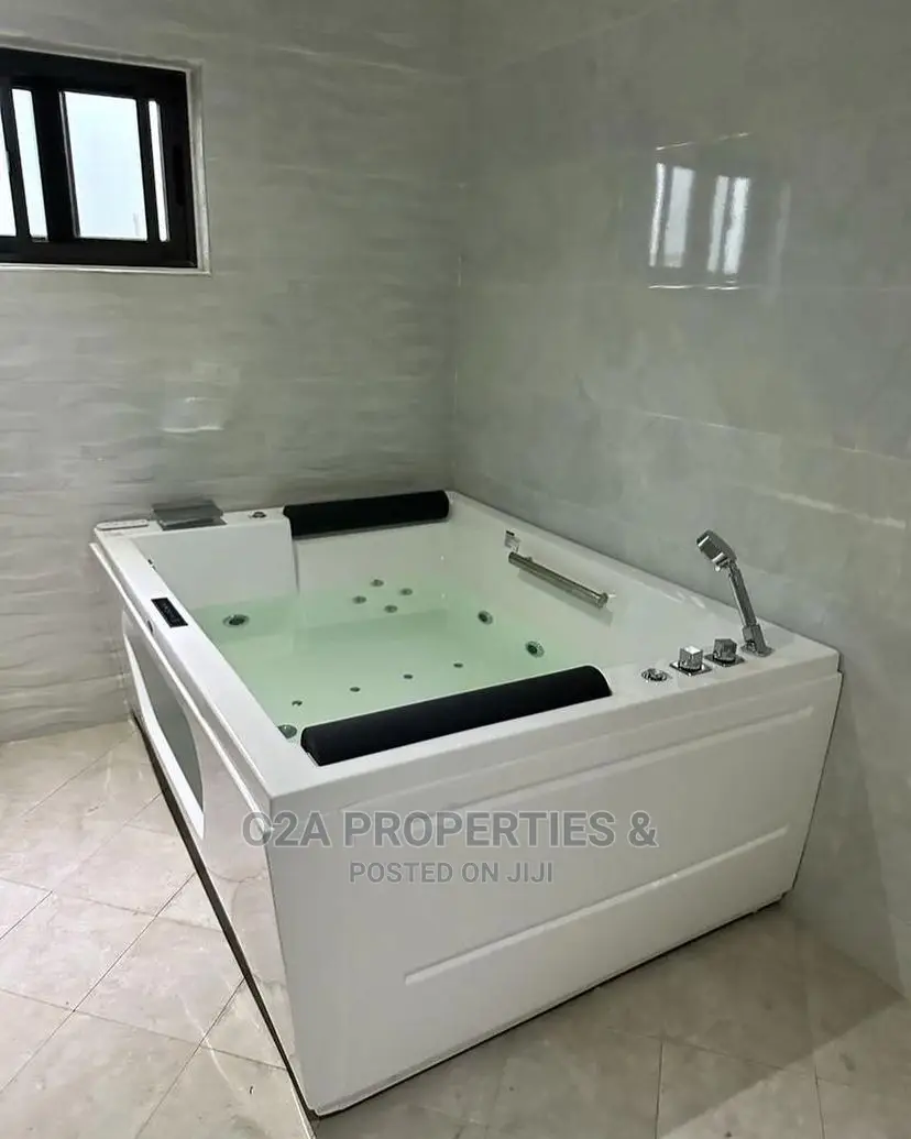 5bdrm House in a C Mall Area for Rent