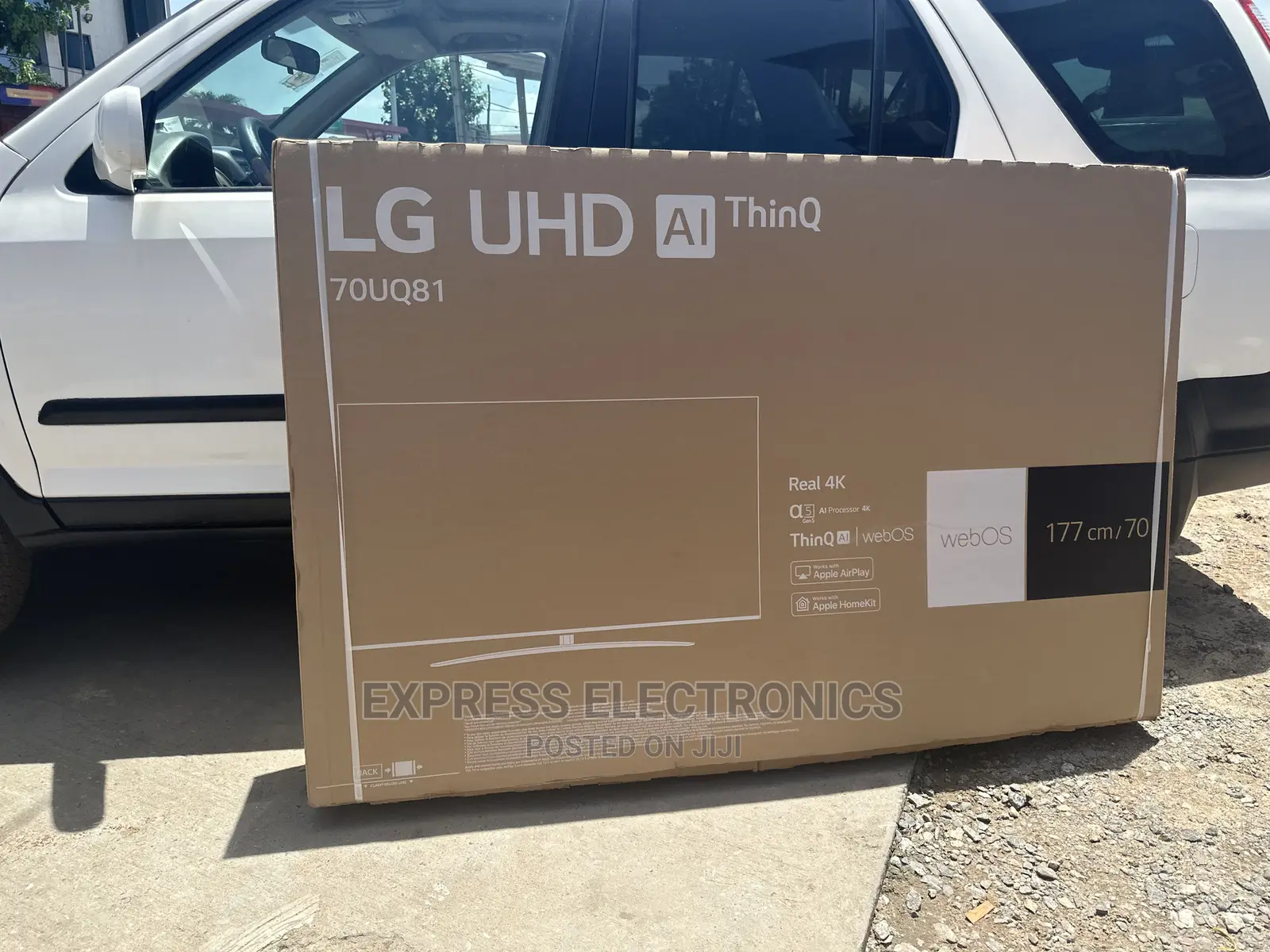 Foreign Standard UHD Smart 70”Uq81 LG