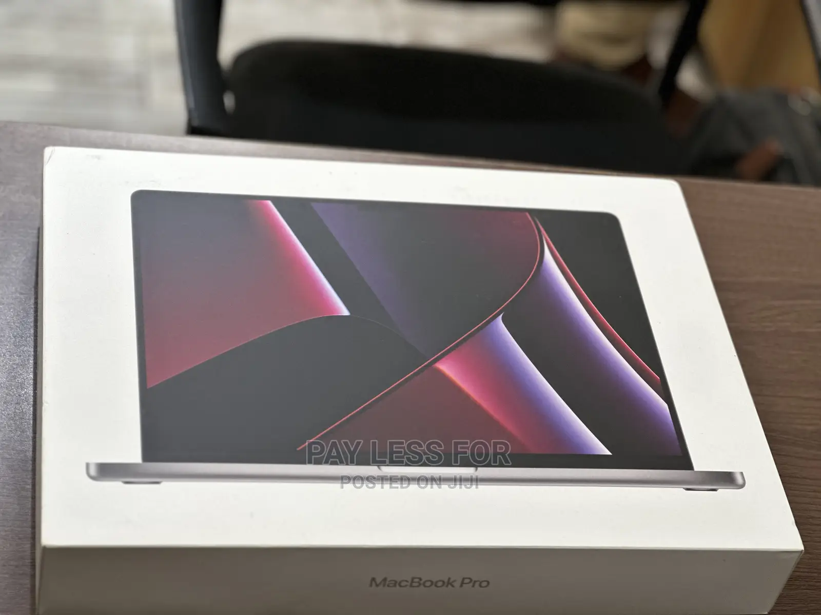 New Laptop Apple MacBook Pro 2022 M2 16GB Apple M2 SSD 512GB
