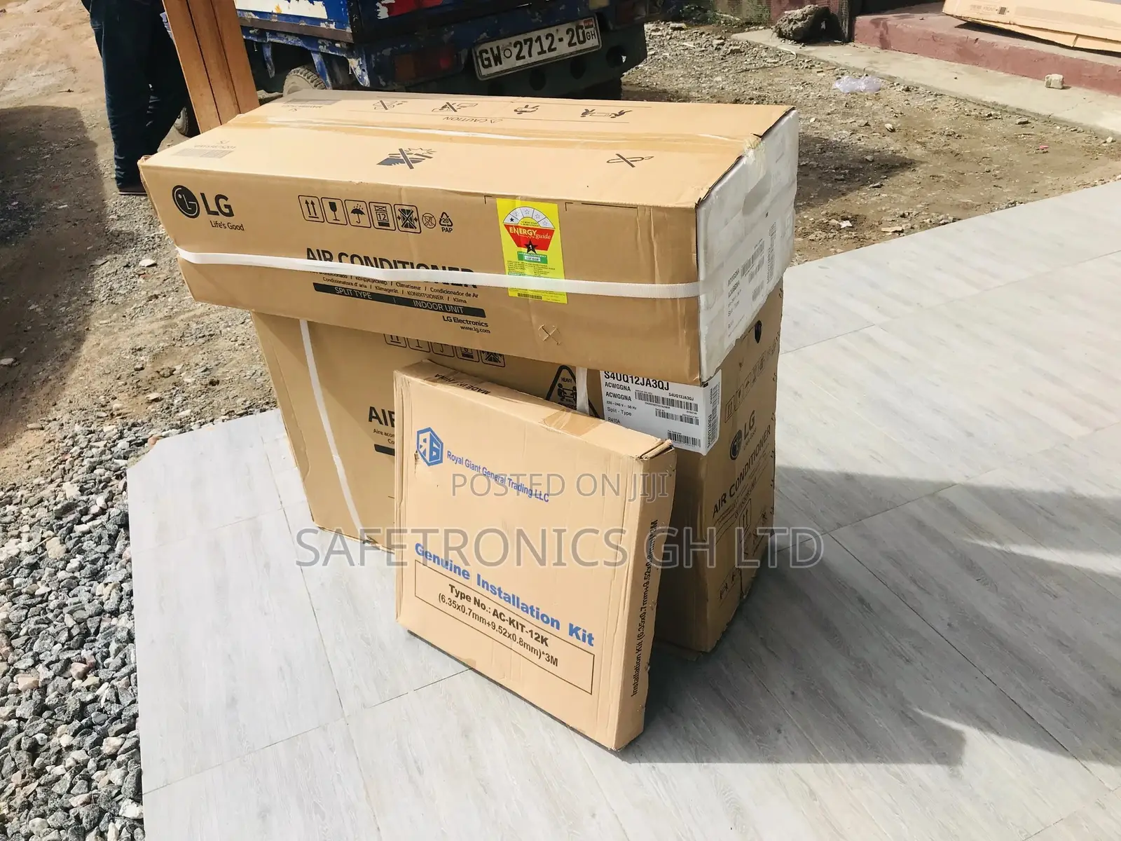 Available Smart LG 1.5hp Air Conditioner