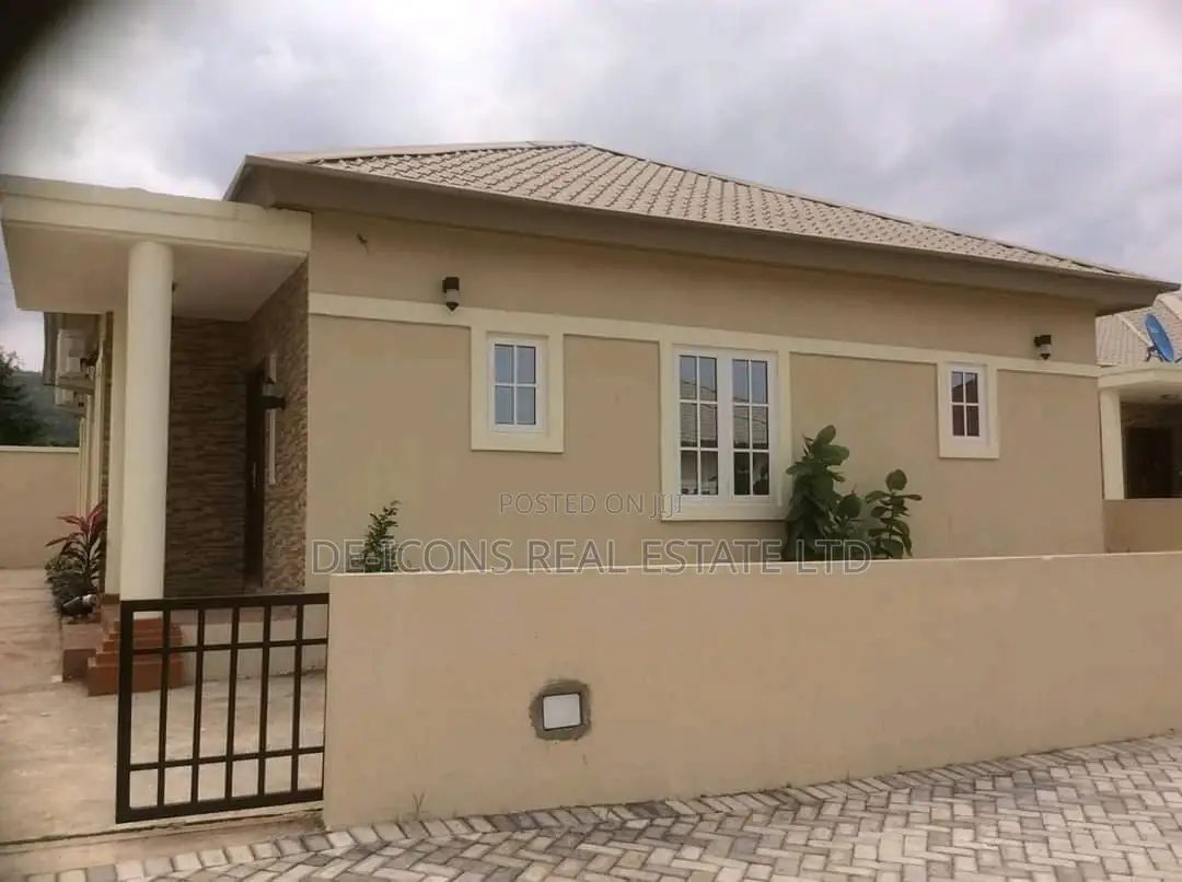 3bdrm Bungalow in De-Icons Real Estate, Ga South Municipal for Sale
