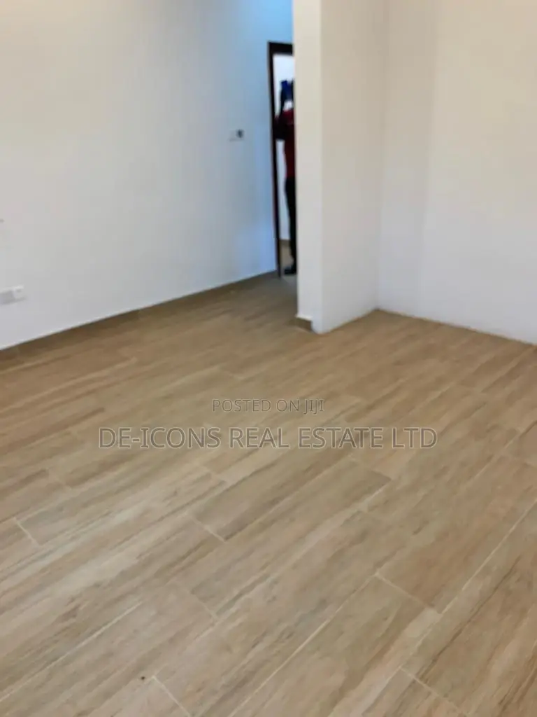 4bdrm Duplex in De-Icons Real Estate, Ga South Municipal for Sale