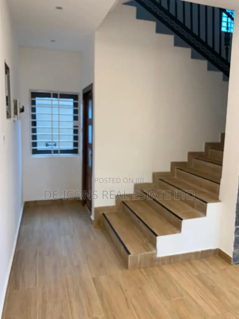 4bdrm Duplex in De-Icons Real Estate, Ga South Municipal for Sale