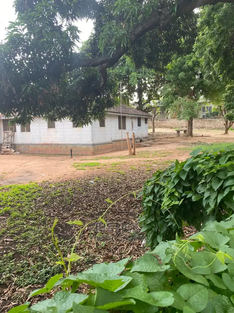 5 Plots With Old Buildings North Ridge