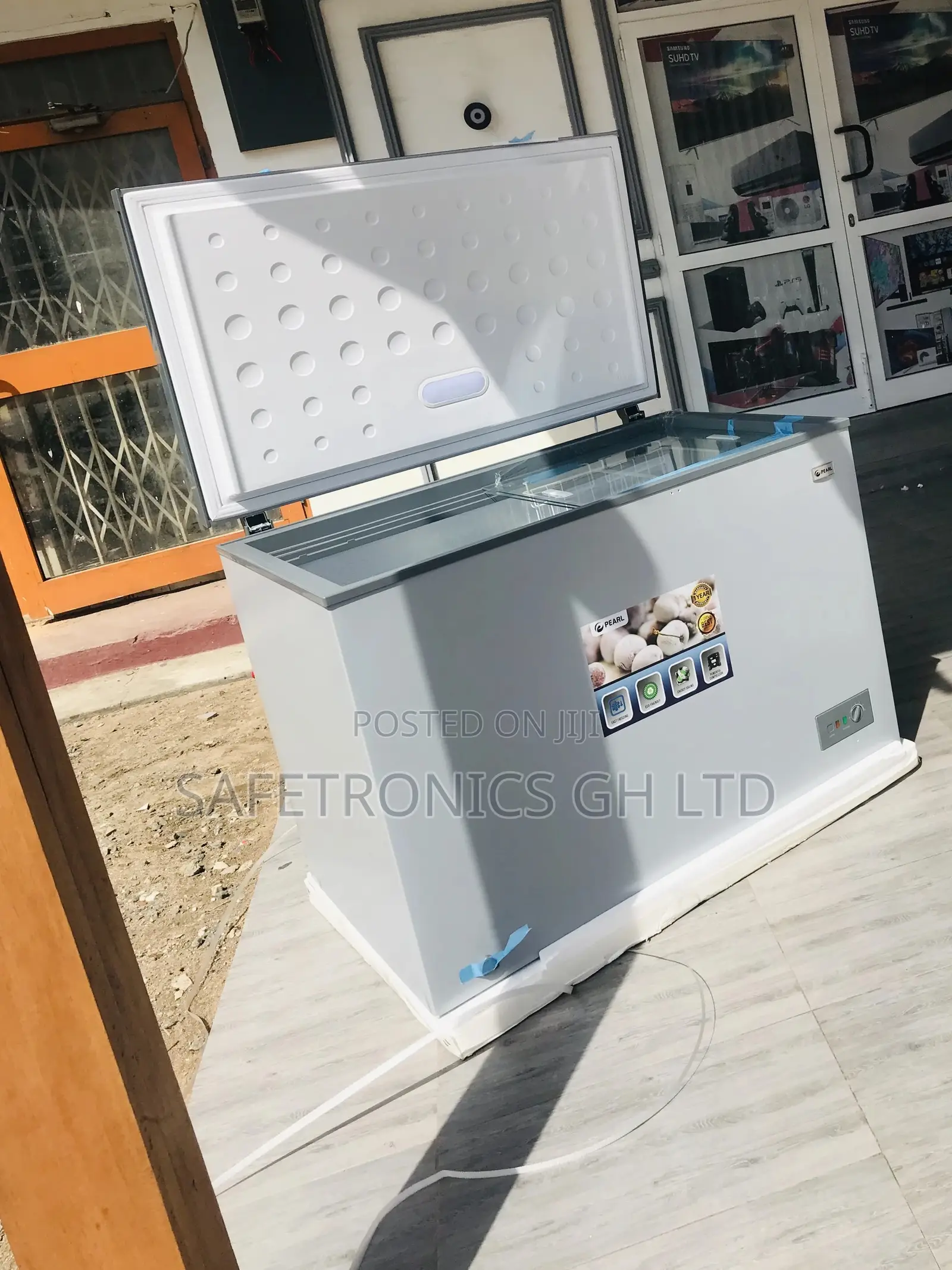 Pearl PCF-290 Chest Freezer - 251 Litres - Silver