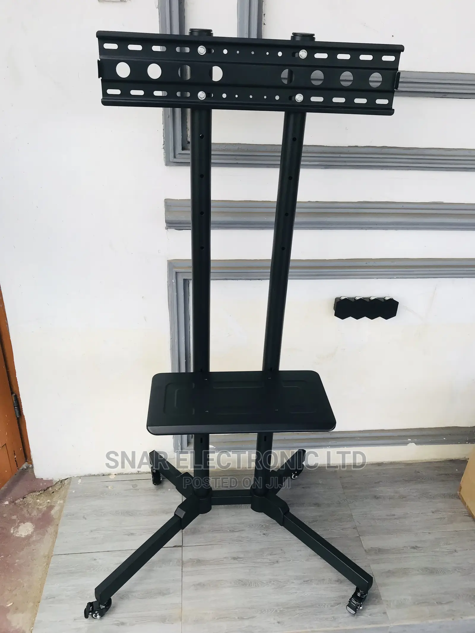 Great Mobile TV Stand on Wheels for 32-70, 75 Inch