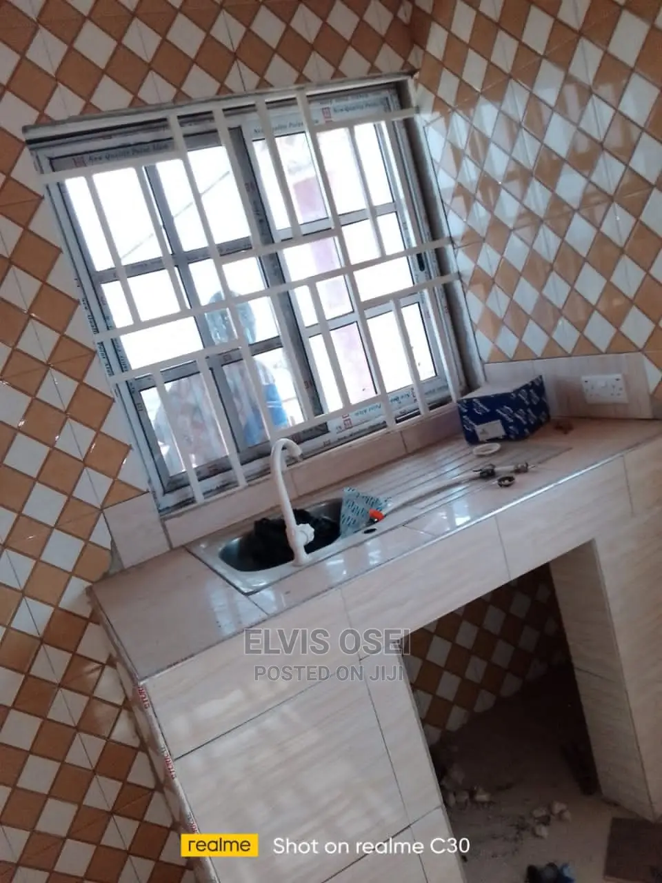1bdrm Apartment in Palas Town, Awoshie for rent