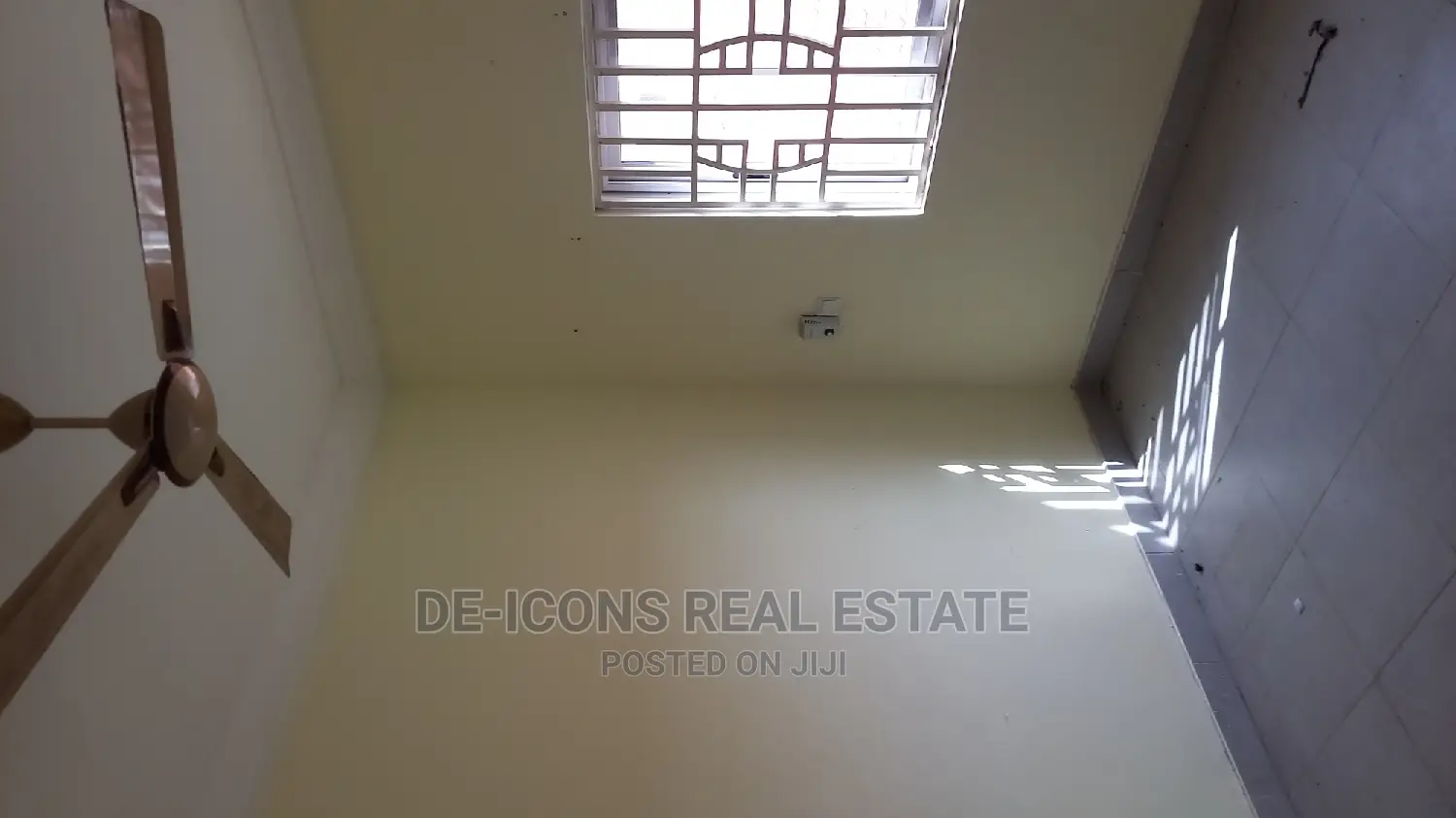 1bdrm Duplex in De-Icons Real Estate, Awutu Senya East Municipal