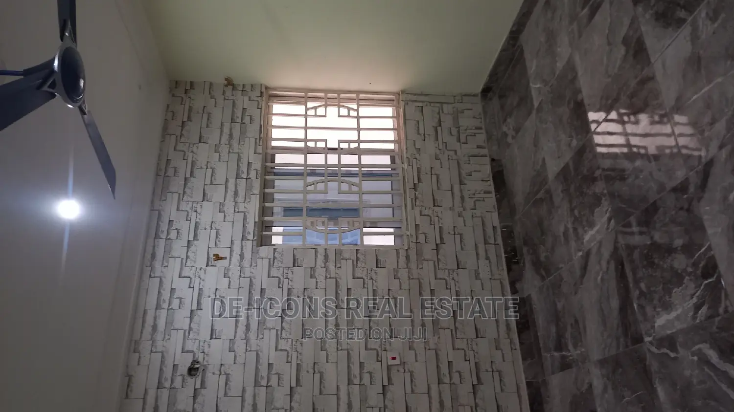 1bdrm Duplex in De-Icons Real Estate, Awutu Senya East Municipal