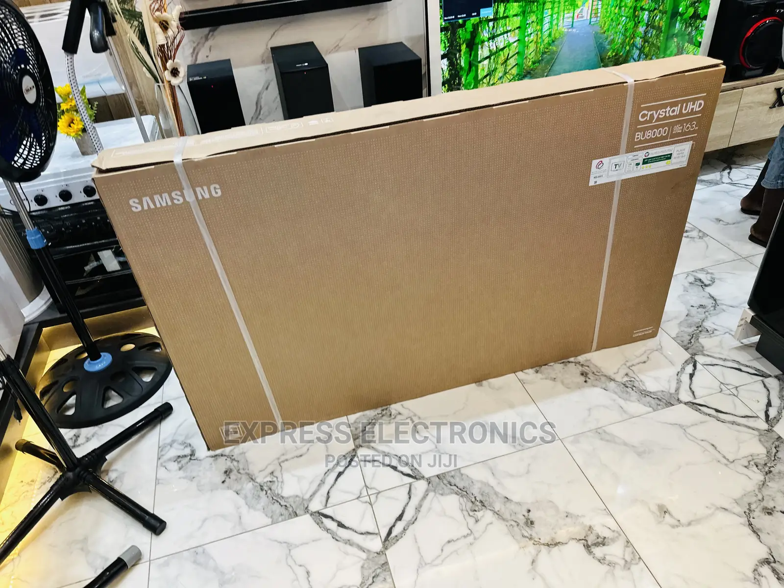 True Cinema  Experience UHD 65”Bu8000 Samsung Tv