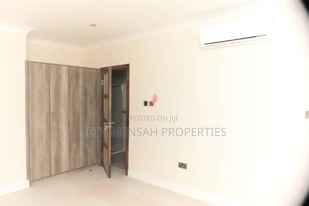 3bdrm Bungalow in Adjiriganor for Sale